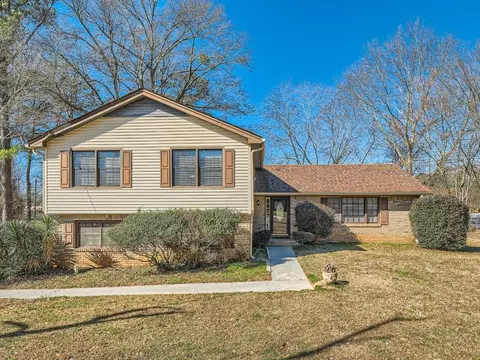 2396 Sandgate Rd, College Park, GA 30349