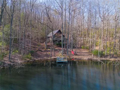 286 S Lake Dr, Ellijay, GA 30536