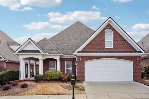 1724 Glenwood Way, Snellville, GA 30078