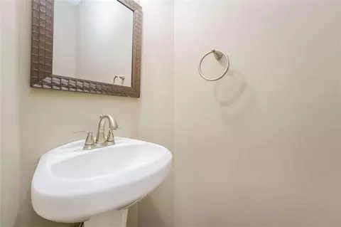 2162 Executive Dr, Duluth, GA 30096 photo 17