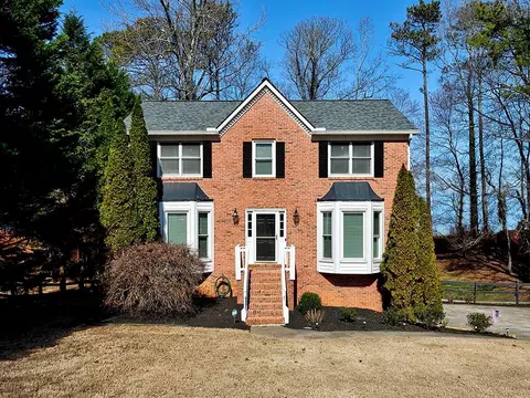 1006 Knotts Pointe Dr, Woodstock, GA 30188