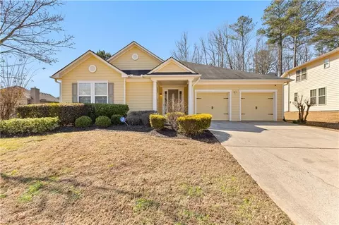 4404 Challedon Dr, Fairburn, GA 30213
