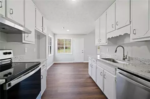 Kitchen - 30 Falcon Crest Dr, Covington, GA 30016 photo 5 of 5