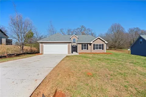 Exterior - 30 Falcon Crest Dr, Covington, GA 30016 photo 2 of 8