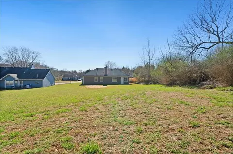 Exterior - 30 Falcon Crest Dr, Covington, GA 30016 photo 6 of 8