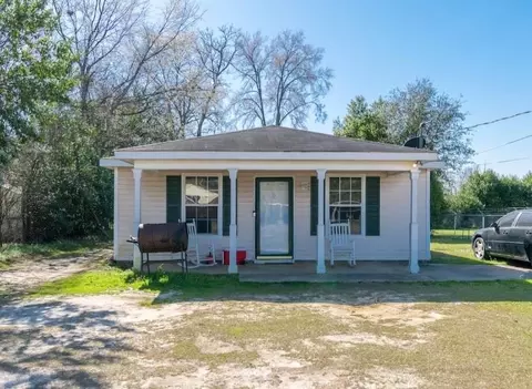 718 Beech St, Louisville, GA 30434