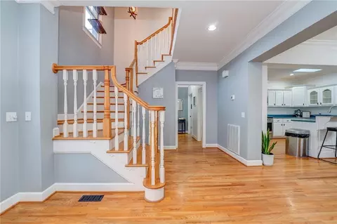 Entry Way - 102 Windsor Dr, Calhoun, GA 30701 photo 3 of 5
