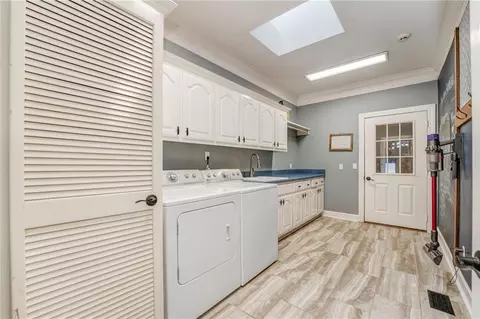 Other - 102 Windsor Dr, Calhoun, GA 30701 photo 2 of 9