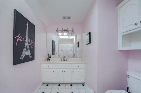Bath - 102 Windsor Dr, Calhoun, GA 30701 photo 11 of 11