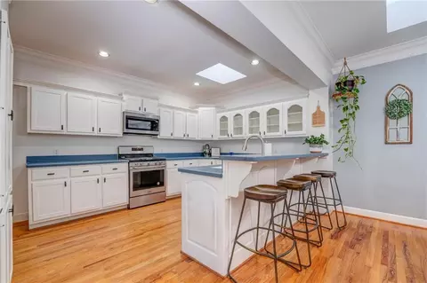 Kitchen - 102 Windsor Dr, Calhoun, GA 30701 photo 1 of 7