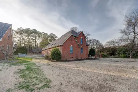 Exterior - 102 Windsor Dr, Calhoun, GA 30701 photo 8 of 9