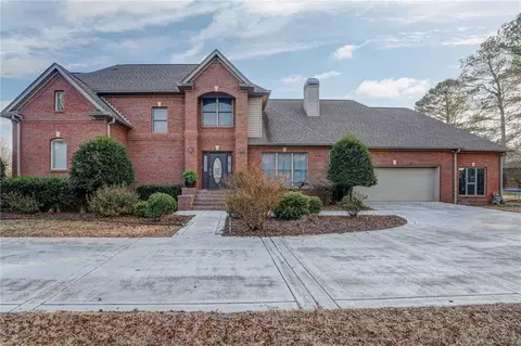 102 Windsor Dr, Calhoun, GA 30701