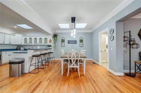 Dining - 102 Windsor Dr, Calhoun, GA 30701 photo 2 of 3