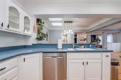 Kitchen - 102 Windsor Dr, Calhoun, GA 30701 photo 5 of 7