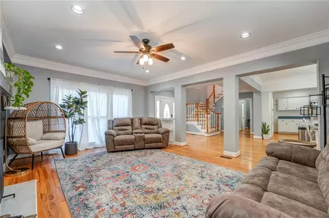 Living - 102 Windsor Dr, Calhoun, GA 30701 photo 5 of 5