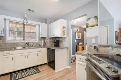 40 Chimney Ct, Covington, GA 30014 photo 8