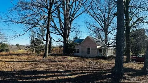 45 Mitchell Rd, Commerce, GA 30529