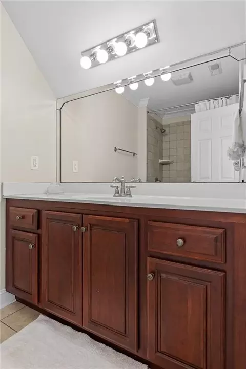 Bath - 281 Grey Feather Rd, Ringgold, GA 30736 photo 8 of 9