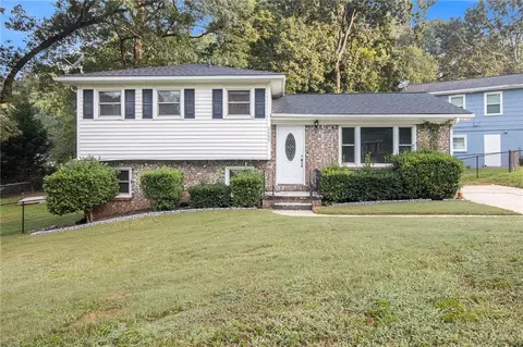 2657 Crestdale Cir SE, Atlanta, GA 30316