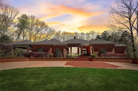 3054 Chattahoochee Trce, Gainesville, GA 30506
