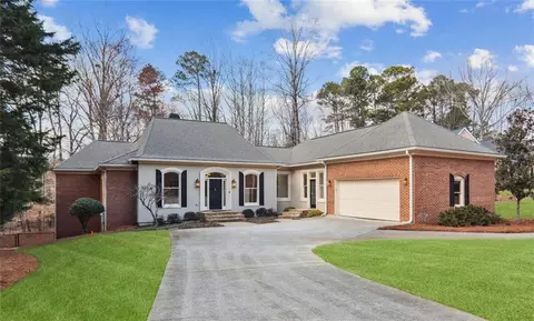 2723 Brookhaven Ln, Buford, GA 30518