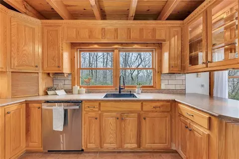 Kitchen - 267 Cold Stream Trl, Jasper, GA 30143 photo 3 of 4