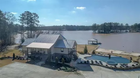 137 Riverside Dr, Jackson, GA 30233
