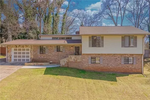 197 Minish Dr, Commerce, GA 30529