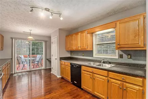 595 Thistlewood Dr, Talmo, GA 30575 photo 6