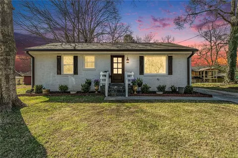 1906 Westwood Ave, East Point, GA 30344