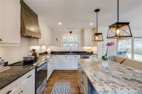Kitchen - 3833 Longview Dr, Chamblee, GA 30341 photo 4 of 7
