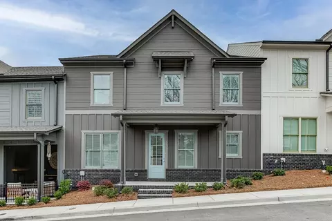 5635 Pine St #18, Flowery Branch, GA 30542