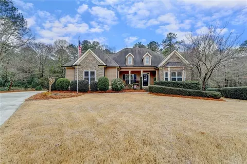 10 Clear Spring Ct, Oxford, GA 30054