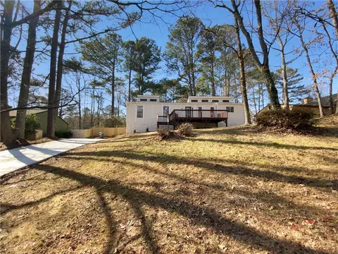 2506 Kingsley Dr NE, Marietta, GA 30062