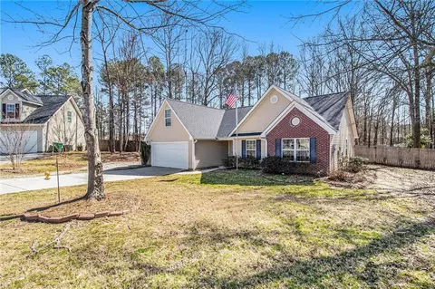 563 Walton Dr, Social Circle, GA 30025