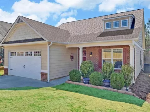 142 Sugar Creek Dr, Cornelia, GA 30531