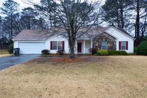 4305 Brookridge Dr, Loganville, GA 30052