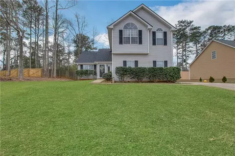 6705 Manor Creek Dr, Douglasville, GA 30135