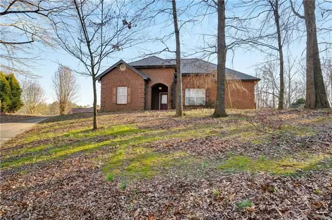 134 White Hill Dr NW, Calhoun, GA 30701