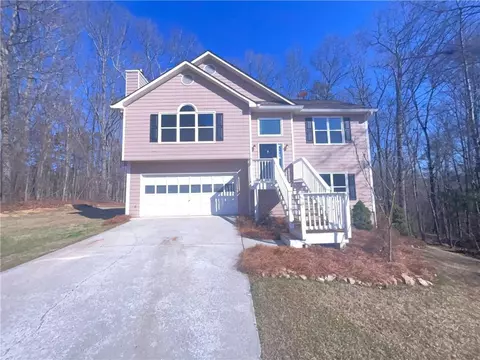 26 Miners Pt SE, Acworth, GA 30102