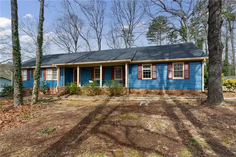 2303 Hidden Ln, Snellville, GA 30078