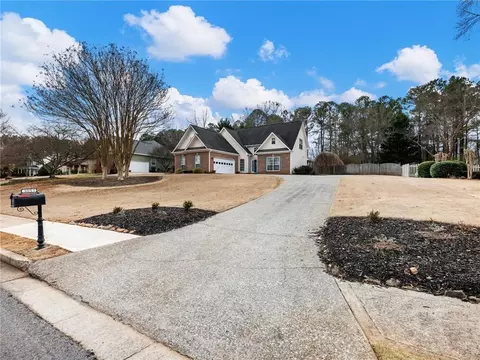 3051 Planters Mill Dr, Dacula, GA 30019