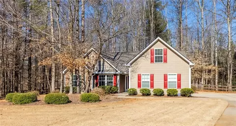 825 Kenwood Ln, Winder, GA 30680