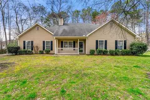 580 Fawn Ln, Loganville, GA 30052