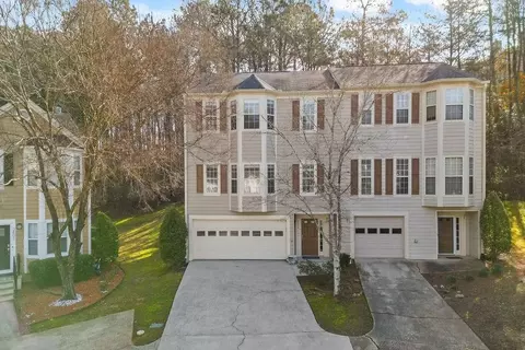 2402 Valley Cove Dr, Duluth, GA 30097