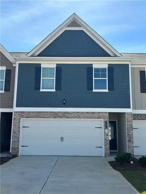 11694 Chatham Dr, Hampton, GA 30228