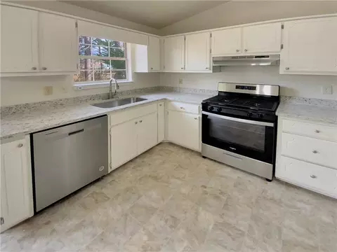 1296 Foxvale Dr, Hampton, GA 30228 photo 10