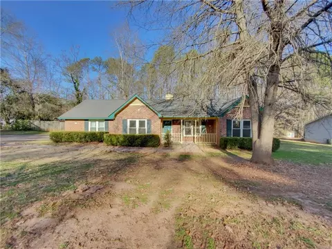 8705 Collins Dr, Jonesboro, GA 30236