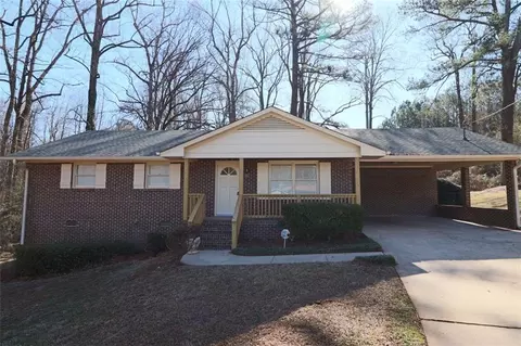 441 E Northwoods Dr, Griffin, GA 30223