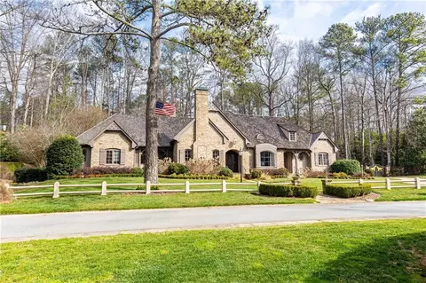 5374 Long Island Dr NW, Sandy Springs, GA 30327